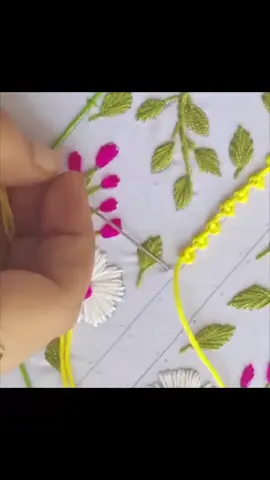 #embroidery🧵✂️💖🖤  #needle🖤❤️🌺❤️  #simple💖💫💖🖤❤️🌺  #Designs👍💖💫🖤  #handwork❤️🌺🌺❤️🖤 
