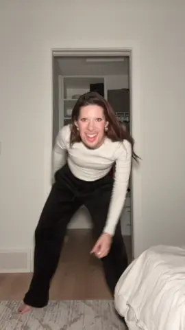 Both of my personalities together in the same room 🦐 💃🏻  Video inspired by: @Veil Queen 🥀🖤  #shrimpdance #irun #yycdancers #calgaryinfluencer #weirdcore 