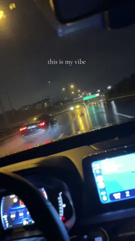 persona 🫆 #arabavideoları #nightdrive #rainy 