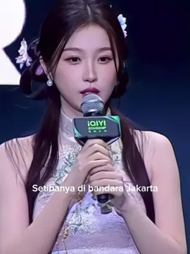 Aman ya guys Xinxin bilang pas sampe bandara fansnya nunggu dengan sopan dan teratur jadi xinxin tau kalo fans Indonesia tertib🥹❤️ kemarin malam xinxin udah balik fans pun menunggu dengan tertib #yushuxin #estheryu #fyp #viral #fans 