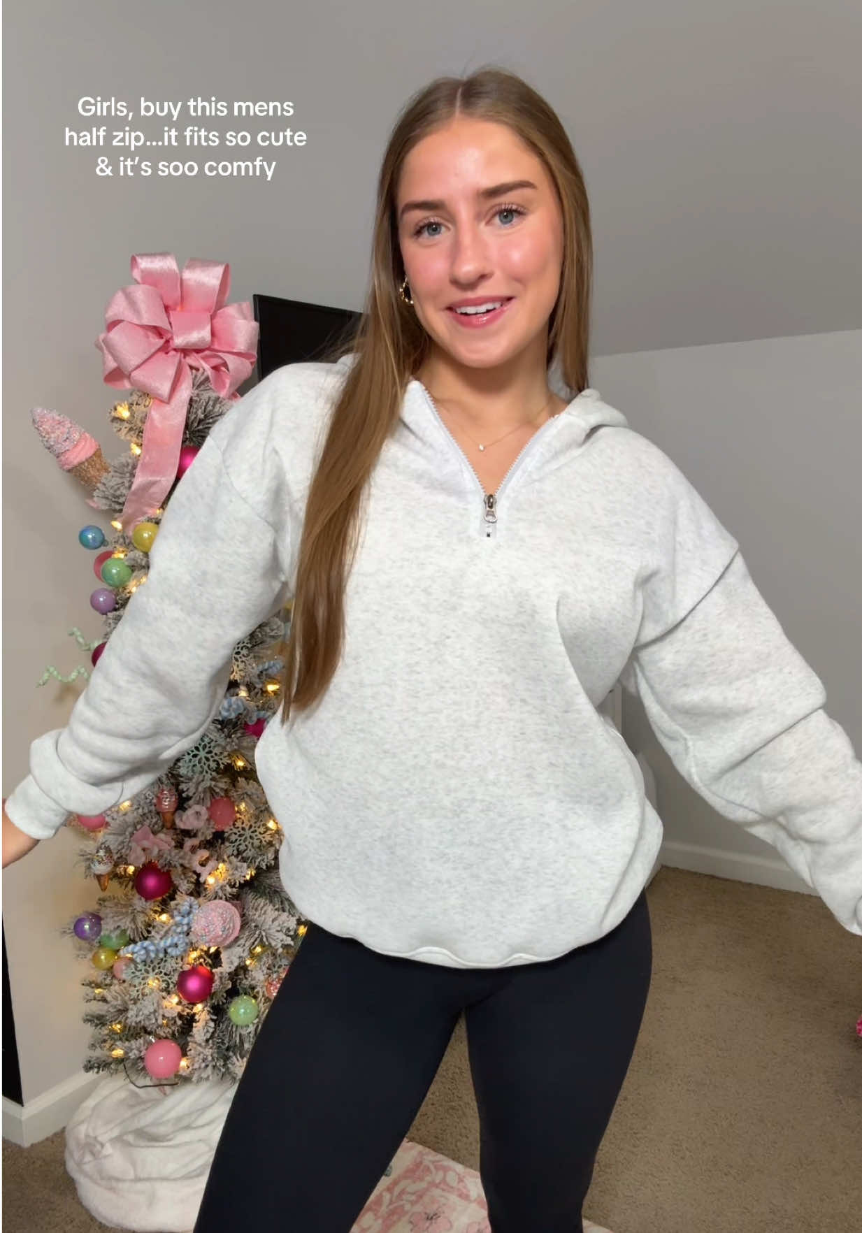 I’m wearing a size small :)