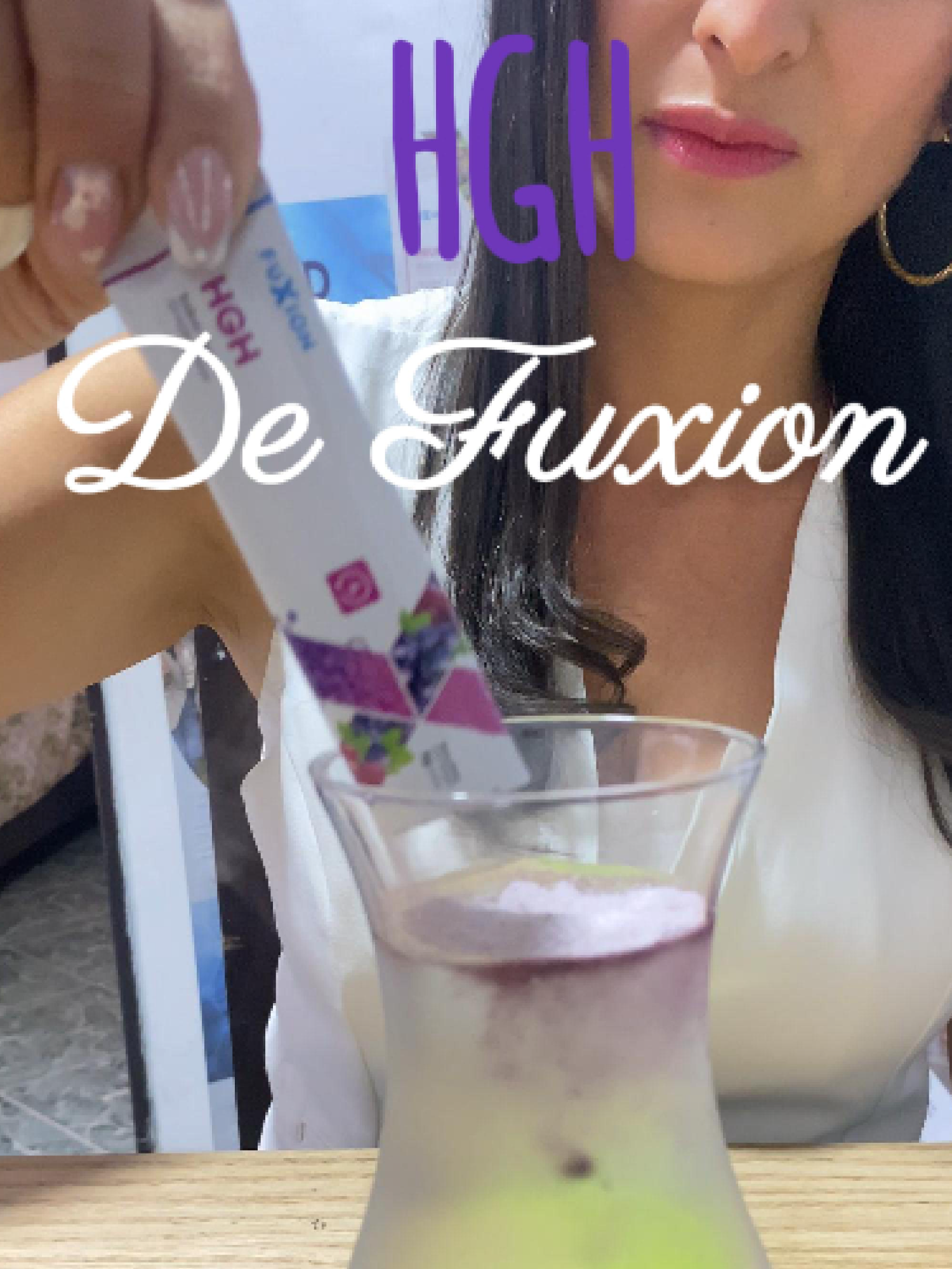 ¿Cansado de la piel opaca y sin vitalidad? 😩 Descubre el secreto para verte y sentirte más joven. ✨ El Youth Elixir HGH de Fuxion es tu bebida antioxidante que te ayuda a combatir los signos del envejecimiento. 🍇 ¡Tu piel, tu cabello y tu energía lo agradecerán! 💖 #Fuxion #YouthElixirHGH #Antienvejecimiento #PielRadiante #bienestar #saludnatural #Rejuvenece