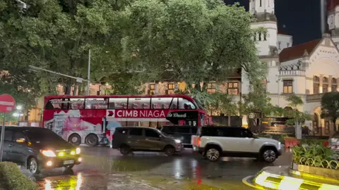 videographer: @nitt🌻 semarang after rainy at night, feels so beautiful to capture #semarang  #citylightsemarang  #fyp #fyppppppppppppppppppppppp  #foryoupage 