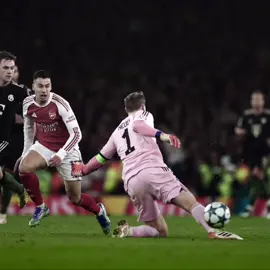 لا تترك مرماك فاضي قدام ارسنال يا نوير🤷‍♂️❤️🤍!! #تيم_تانكر💎 #fyp 