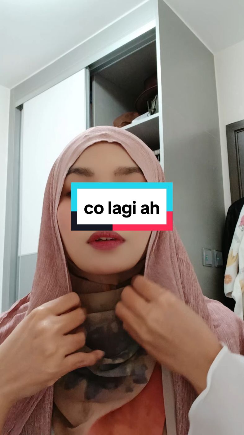 kyanya harus beli lgi nih viscose ny#pashmina #pashminaviscose #pashminaansya #pashminalovers #pashminalove #wibgajian #promoguncang1111 #guncang1111 #1111 #topselling #fyppppppppppppppppppppppp #fyp #trending 