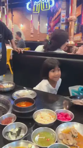 lucu bgt adekkknya 😭💗.           @JUNO #junotiranat #thailand🇹🇭 #junopdasudu #gmmtv #gmmtvofficial 