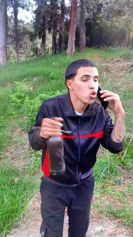 no fue mi intención partir la botella estába muy frágil 