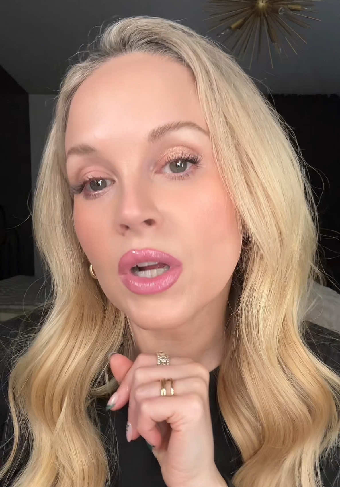 If you love a quick shimmer look, the Patrick Ta Eye Illusion duos are stunning!! So easy and perfect for the holidays. @Patrick Ta Beauty #patricktabeauty #tiktokshopblackfriday #tiktokshopcybermonday #patricktaeyeshadow #shimmereyeshadow 