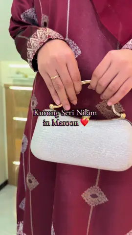 Tampil anggun bergaya dengan warna maroon 😍❤️ #fyp #kurungsongket #kurungcantik #raya2026 #asyamolek 