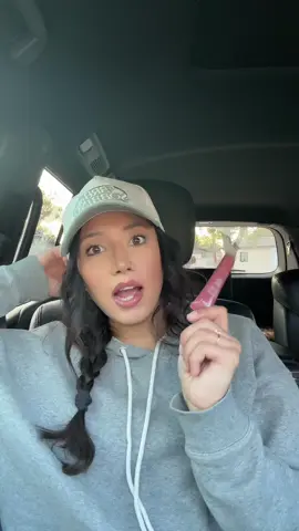 When I tell you I’m ADDICTED 😩 just me and my emotional support lip gloss against the world  #laneige #lipgloss #makeup #stockingstuffer