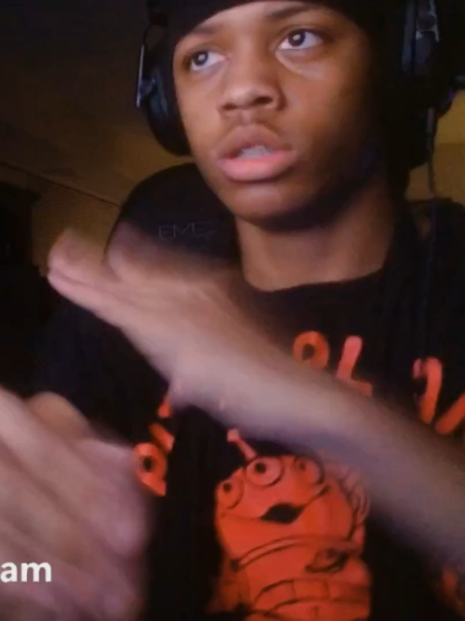 idk what song this but the melody is sexc