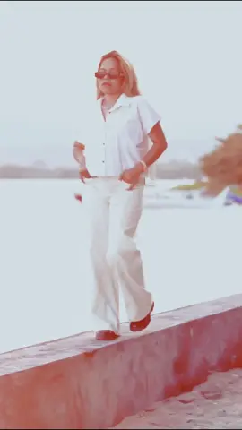 sssiiiooo eee...tra bosan2 dng lagu ini♡staytune ya guys...♡♡