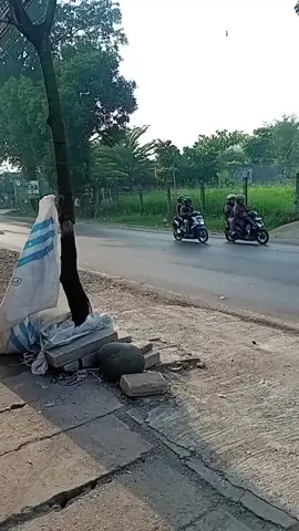 Sing bisa weh sia mawa na siq bangsat