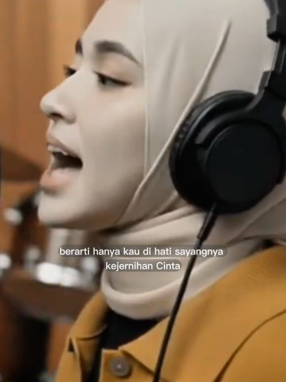 madah berhela (1991)  AI EDITOR SISCA VIBES YOUTUBE.  #madahberhelah #ZianaZain #lagumalaysia #Aicover