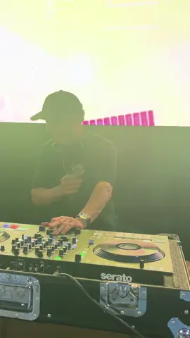 Bora de Flash Back, ingressossss acabandooo.     ✨ 3°LOTE LIBERADO!  💥 ÚLTIMO FLASHBACK DO ANO 💥 🎉 Comemorando o aniversário do DJ Celso 🪩 Tributo à Amérika Music Hall 📅 Sábado, 06 de dezembro 📍 Lua Morena 3° lote liberado 🔥 Últimos bistrôs e camarotes! 👉 Garanta já o seu! Pontos de Venda: • Moda Verão Esporte • Casa de Festas • Prime Eventos • Site: www.luamorenaeventos.com.br 📞 Informações: 65 99946-6305 Se você não for… só ano que vem! 💃🕺🪩