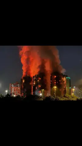 Duka mendalam atas kebakaran dahsyat di Tai Po, Hong Kong, yang menewaskan puluhan orang dan menyebabkan ratusan lainnya hilang. Api melahap beberapa blok apartemen Wang Fuk Court yang sedang direnovasi😭🥀