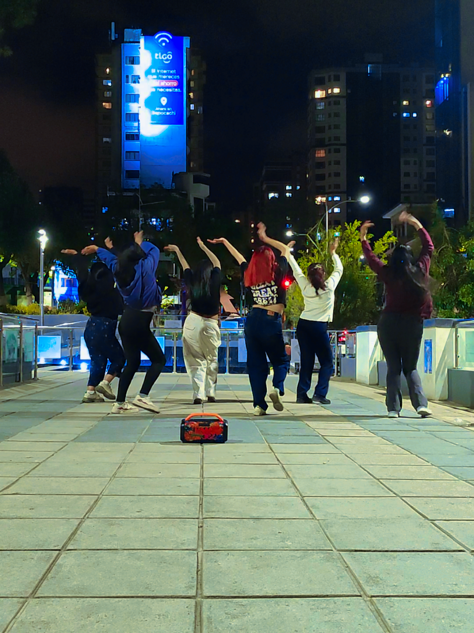 Y las palmas arriba 🙌🏼🎶 #Cumbia #prometinoenamorarme #turromantikos @TURROMANTIKOS #parati #baile 