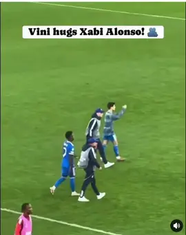 🤍🫂 Vinicius 𝒉𝒖𝒈𝒔 Xabi Alonso after Real Madrid’s win against Olympiacos