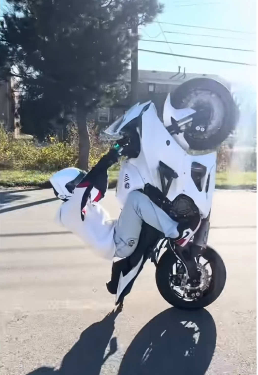 I’m out here wildin on the R7 #yamaha #r7 #motorcycle #wheelie #stunt 