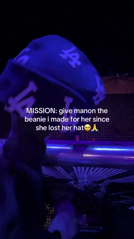 i’m so happy she got it even though ik it’s not the same i worked hard marking it for her and i really hope she loves it!! #katseye #concert #manon #livemusic #tour @KATSEYE @EYEKONS world official 