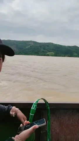 nay phải ik thuyền mới ik đc 