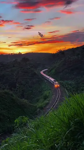 83 hari vibes udah kerasa😢#arifcfyu #ayonaikkereta 