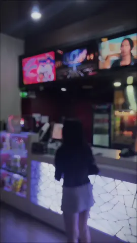 Em cứ tưởng khi em làm anh cười, thì anh sẽ yêu em hơn,  Nhưng khi nhìn anh cười, thì em lại yêu anh hơn.🕊️