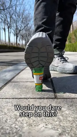 Wear-resistant, puncture-proof, impact-proof—see it in action.#protection #safety #shoes #fyp #tiktok 