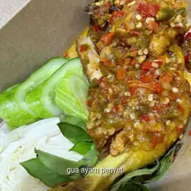 semuanya enak tapi mungkin favorit 😳 gift  #ayamgoreng #ayamgeprek #ayampenyet #100k #fyp 