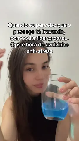 Sob qualquer sinal de tensão eu já tomo meu calmante azulzinho kkkk#foryoupage #stress 