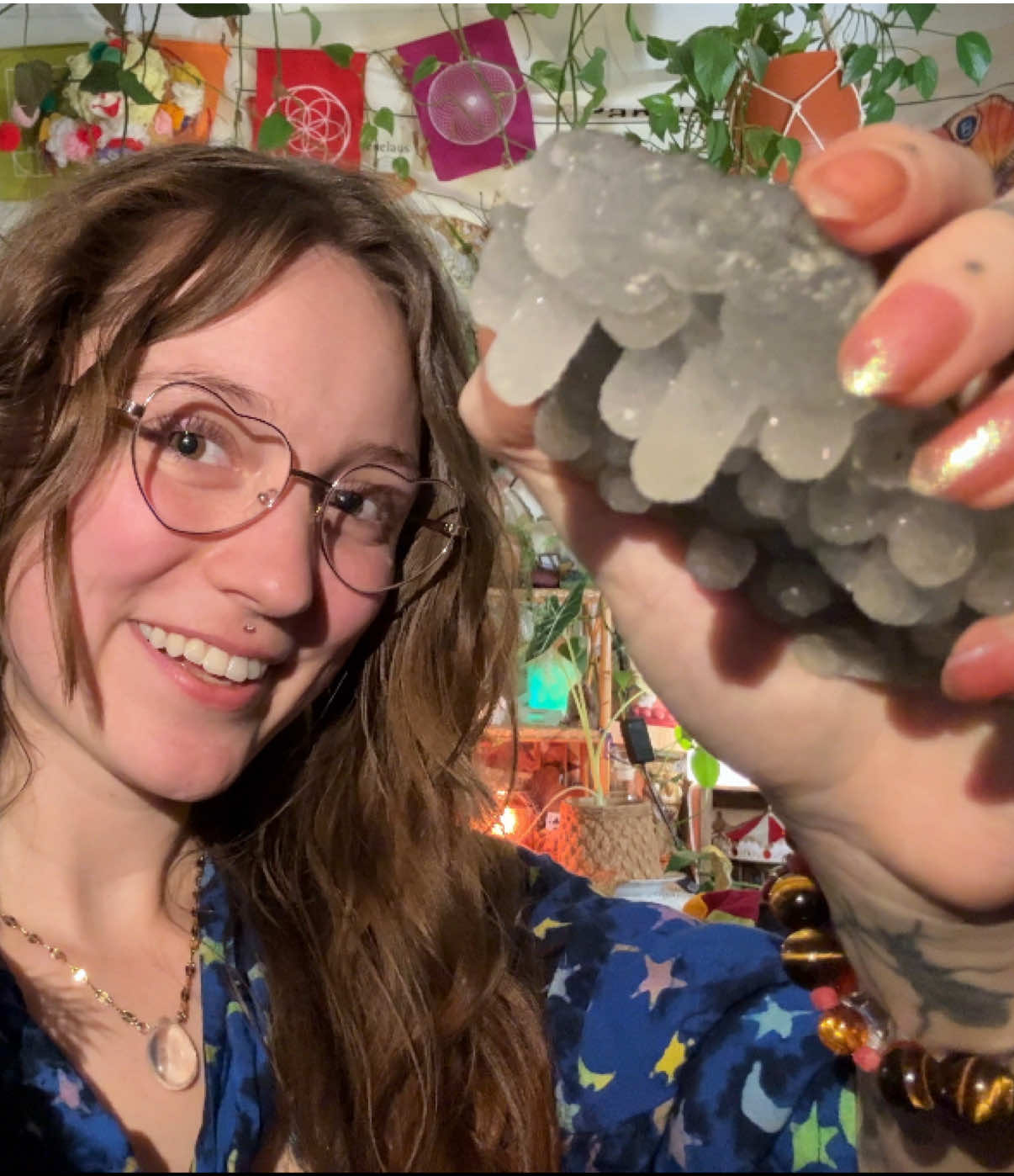 🪻🌜🌲🧚🏼ASMR for easing anxiety and promoting haven like dreams. What time are you seeing this?🧚🏼🌲🌛🪻 #magicalasmr #energywork #oddlysatifying #forsleep #asmr 