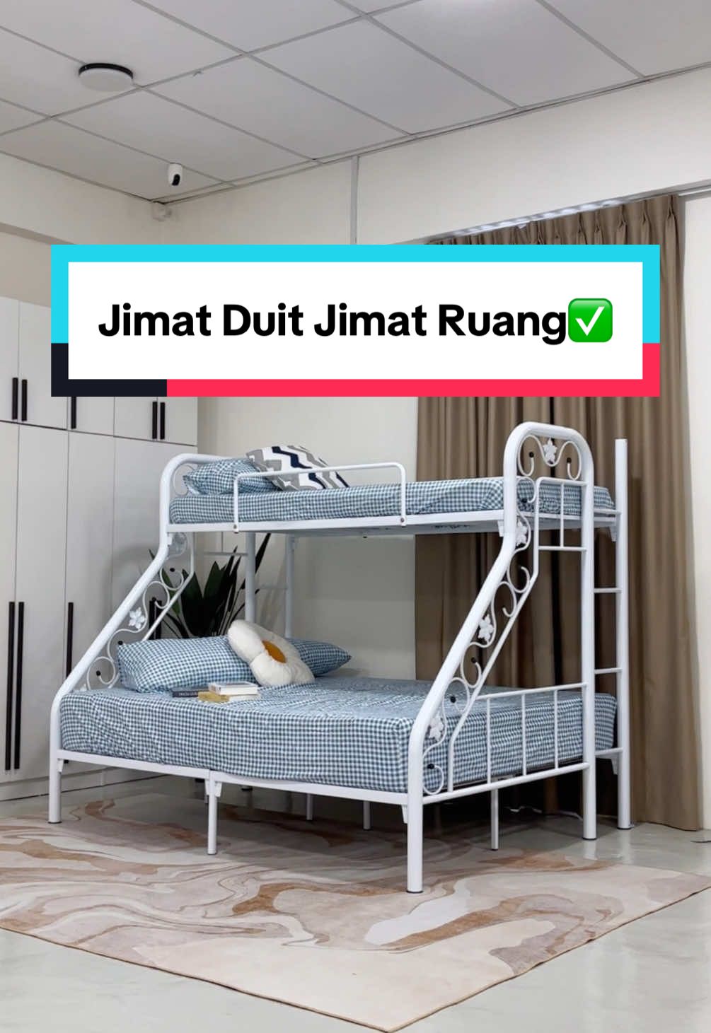 Jimat Duit Jimat Ruang✅ Ini dia Dingo Bunk Bed✨Material Besi yang kukuh💪🏻 Bawah “QUEEN” atas “SINGLE”… Warna kita ada Putih & Cooper✌🏻 Dapatkan sekarang katil bunk bed kita ni✨🫵🏻 #sklfurnituremall #bunkbed #perabotviral #racuntiktok #xybca 