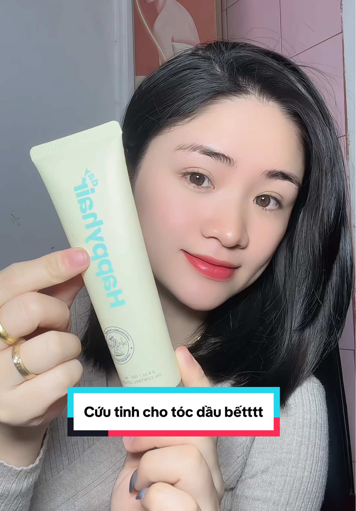 Những ai có cơ địa dổ dầu và tóc nhanh bết , thì phải tậu ngay em LOUTION KIỀM DẦU BẾT TÓC này nha . Xứng đáng lắm luôn #tocbet #tocbetdau #goidaukho #chamsoctoc #happyhairdays 