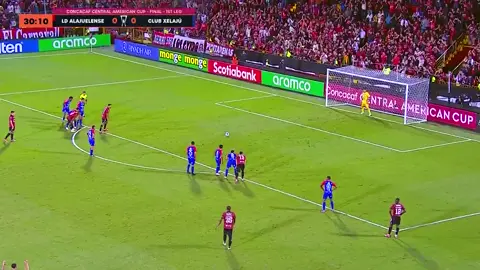 Segundo Penal Atajdo por Silva!! Vamos Xela! #concacaf #xelaju #xela #fyp 