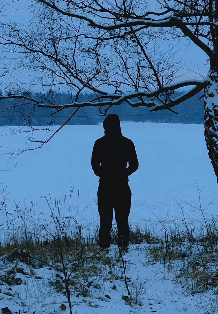 The person you loved the most also teaches you to never love like that again🖤🥷—————————————————————————————— . . . . . . #fyp #تمرين #workout_gym #motivation #darkvibes 