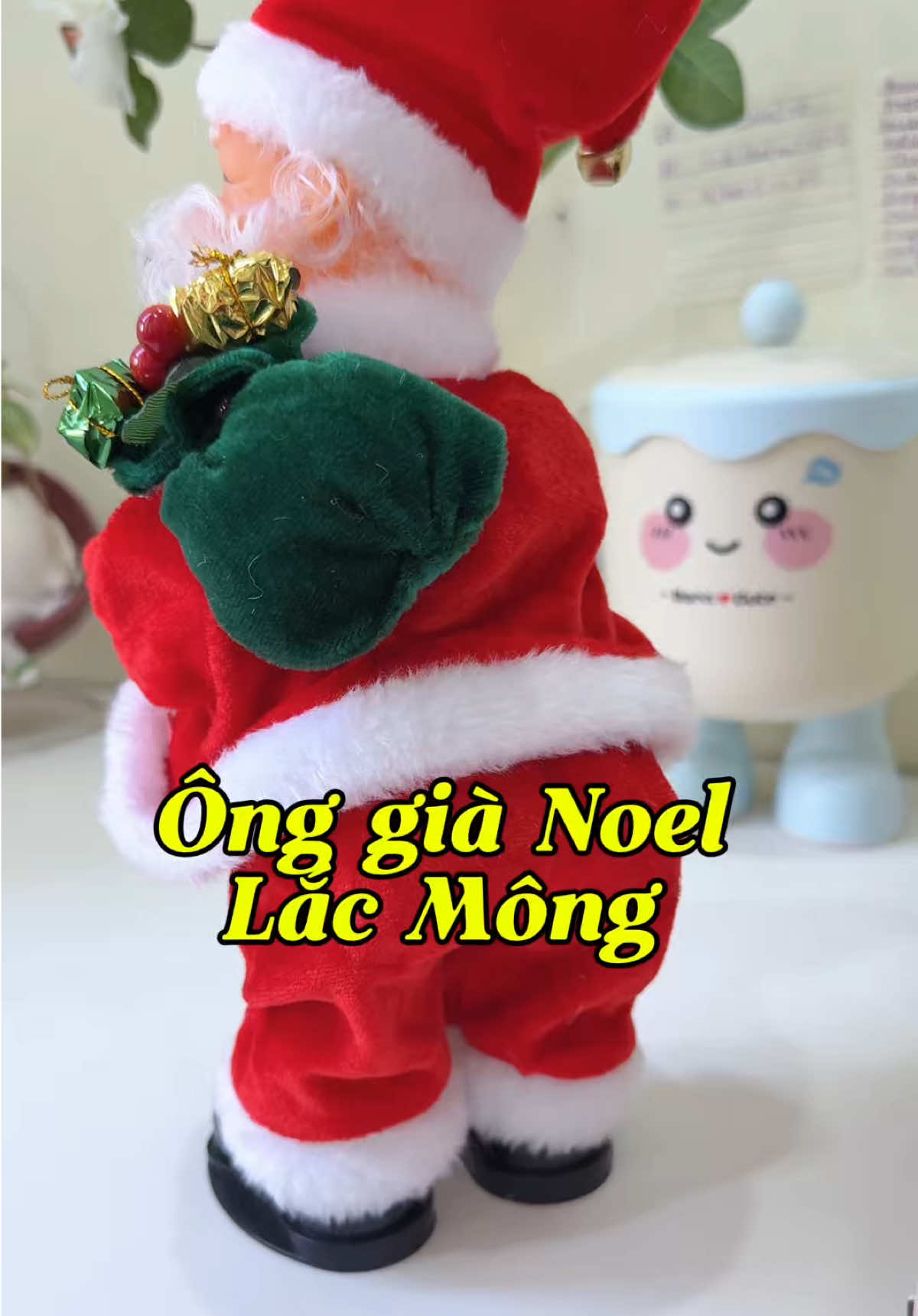 Đồ chơi ông già Noel lắc mong #quynhdo1111 #muataitiktokshop #dochoinoel #onggianoel #sieusaleblackfriday 
