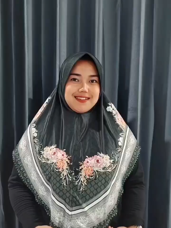 Hijab bukan sekedar selembar kain, tapi identitasku.#hijabprinting #fyppppppppppppppppppppppp #rhamdan2025 #hiajbfashion #fypシ゚ #hijabstyle #mufustore