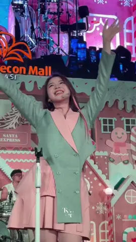 haiii@tiara andini terimakasih udah berperan sehebat ini aku tau jalan nya ga mudah yang di lihat,makasiii juga kamu udah bertahan sampe detik ini, proud of u tiii, lakukan lah yang membuat kamu bahagia, karena bahagia itu hanya diri sendiri yg menciptakan, pokonya jangan dengerin yang membuat kamu tumbang dan hancurr ya tii, kamu layak di cinta sepenuhnya🫶#tiaraandini #kuatkanhati #sedih #quetes #viraltiktok 