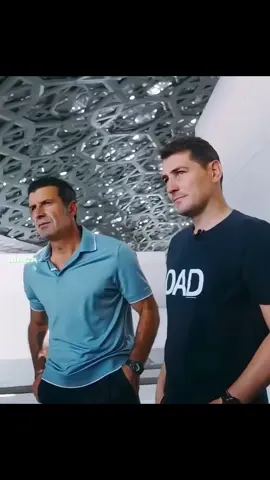 What was your favorite Clasico moment? Wait for Luis Figo's response! 😂😅