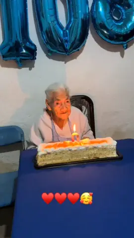 Apaga la vela (versiones) Turn off the candles (versions) #apagalavela #lavela #abuela #abuelita 