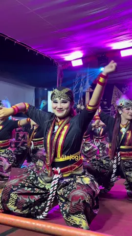 Warok Putrinya WKTM Brongkol @wktm_official #yutubevitajogja #senijawa #waroksurup #keseniantradisional🇮🇩 #warokan 