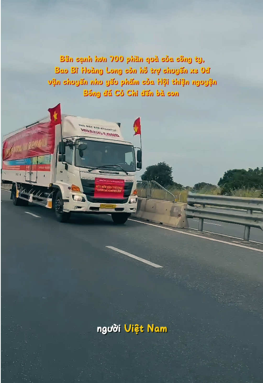 Những chuyến xe hỗ trợ vẫn đang lăn bánh để kịp đến với bà con miền Trung #Baobihoanglong #lifeathoanglong #Hoanglong #everythingabouthoanglong #cuutro 