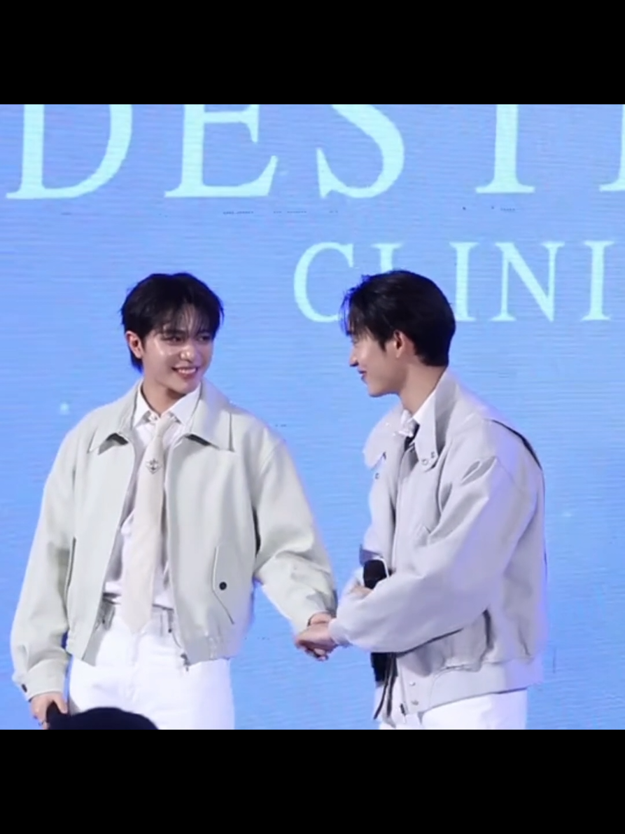 🦈:เวลาร้องเพลงกับเขาเราจะมั่นใจกว่าร้องคนเดียว.🥹😭 //ไม่แปลกที่เอสจะปิดตำนานโสด8ปี วิลเลี่ยมพ่อไมโคเวฟของพี่เอส☺️🥰// ESTWILLIAM 💙🩵 🦈🎸 #เอสวิลเลี่ยม #EstWilliam  #วิลเลี่ยมเอส #WilliamEst  #อย่าปิดการมองเห็น 🙏💕