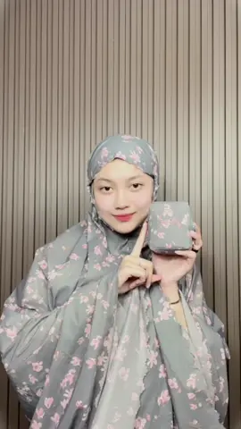 mukena yang cantik motif nya, mini pouch nya, jumbo ukurannya, nyaman untuk travelling tentunya 💗 #fyp #mukenatravel #mukenaparasutkorea 