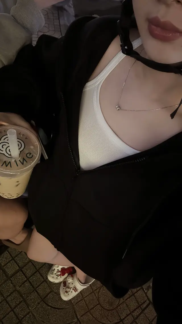 Lanh roi, ra duong nho mac ao am 🦭