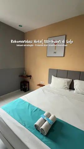 Rekomendasi hotel 100ribuan di solo yang paling worth it. Bisa netflix an, ada ruang tamu dengan desain warna warni super gemes.  Lokasinya cuman 5 menit dari stadion manahan dan taman balekambang solo.  desainnya warna warni gemes dan super atraktive. Pas dateng sambil nungguin kamarnya ready kamu bisa santai dulu sambil main table soccernya. Aku nginep di type superior, kamarnya muat buat 2 dewasa dan 1 anak. Space roomnya cukup luas, bednya juga empuk, kamar mandinya juga bersih dan yang penting bisa bebas netflix an sampe puas. Cara bookingnya cukup download aplikasi reddorz pilih tanggal check-in dan masukkan kode promo “YUKNGINEP” untuk harga lebih hemat. Jangan lupa save dan share video ini, happy staycation. #hotelsolo #BerkeSans #REDTRAVELER #placetogosolo #solo 
