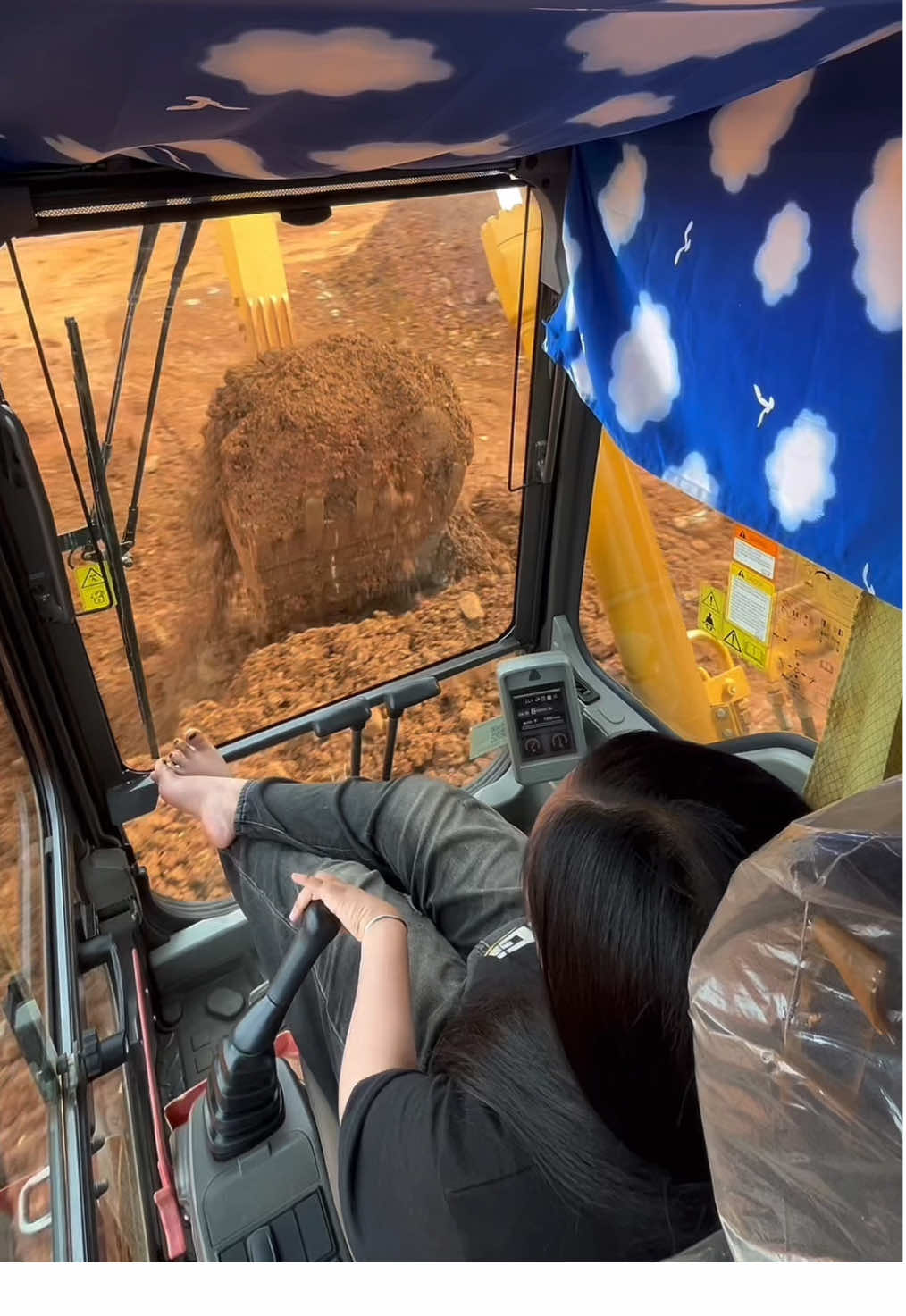 🎶🙃#fyp #kulitambang #operator_excavator #sulawesitenggara #pomalaasulawesitenggara 