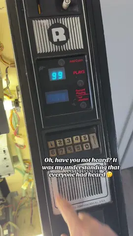 According to Gallup polls, one in twelve Americans is unaware the the bird is the word… #vinyl #surfinbird #familyguy #jukebox #rockola 