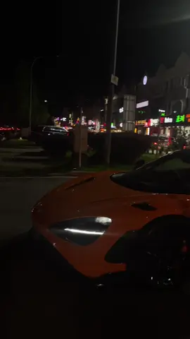McLaren 765lt #mclaren #mclaren765ltspider #carspotting #catsoftiktok #fyp 