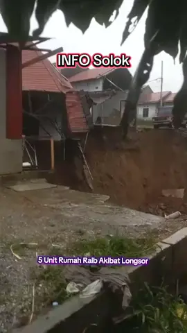 5 unit rumah raib, di Perumahan Griya Hansela 1 yang berlokasi di Bukik Gompong Nagari Koto Gadang Guguak Kecamatan Gunung Talang. Akibat curah hujan yang masih tinggi, kemungkinan longsor susulan akan terjadi dan bertambahnya kerugian.